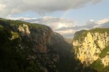 Αναζήτηση Ασπροπάρηδων στο φαράγγι του Βίκου στην Ήπειρο.