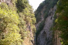 Άποψη των Στενών του Αχέροντα -Ζώνη Ειδικής Προστασίας Ορέων Παραμυθιάς, Στενών Καλαμά και Στενών Αχέροντα- (φωτ.  Ορνιθολογική/ Α. Χριστόπουλος)