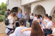 Before I leave for Africa in September, I’ll register my children in the roll, so that Soufliotes they are for life and build their nest here in time ... was the riddle that drove the students to the Mayor of Soufli who congratulates them about their action (E. Bazaios/WWF)