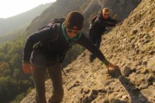 Συλλογή υπολειμμάτων τροφής, με σκοπό τη διερεύνηση των τροφικών συνηθειών του Ασπροπάρη 