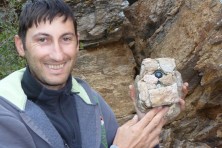 Καμουφλαρισμένη κάμερα για την ανίχνευση της παρουσίας Ασπροπάρηδων